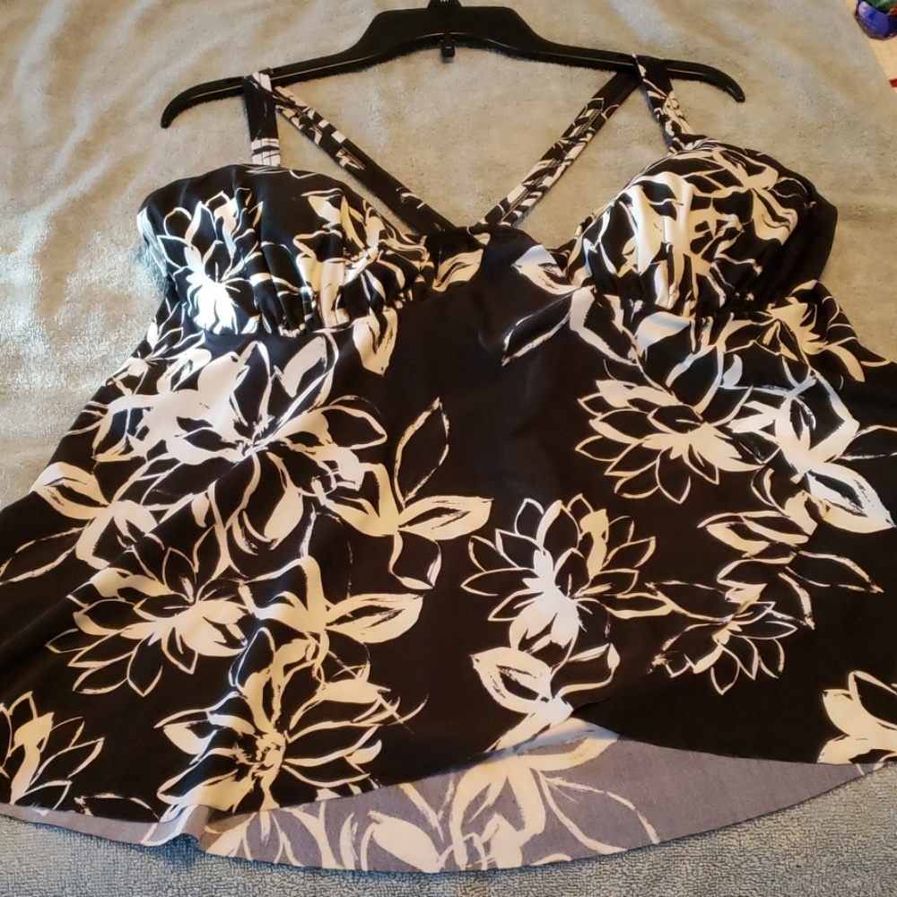Women's tankini swim top